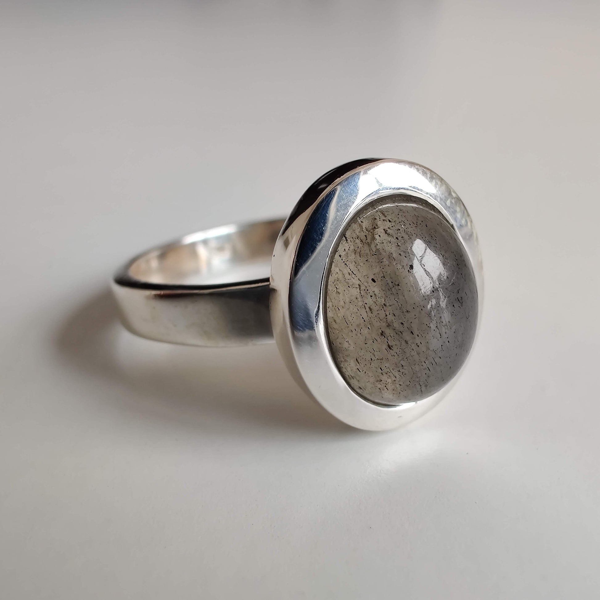 Labradorite Oval 925 Sterling Silver Ring - Rivendell Shop