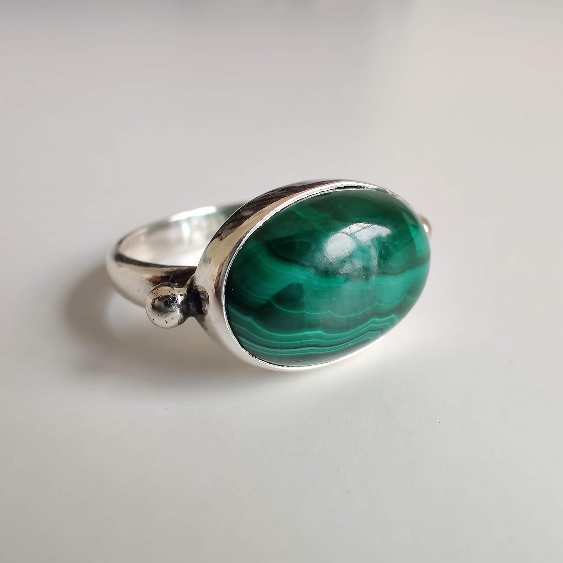 Malachite Oval 925 Sterling Silver Ring - Rivendell Shop