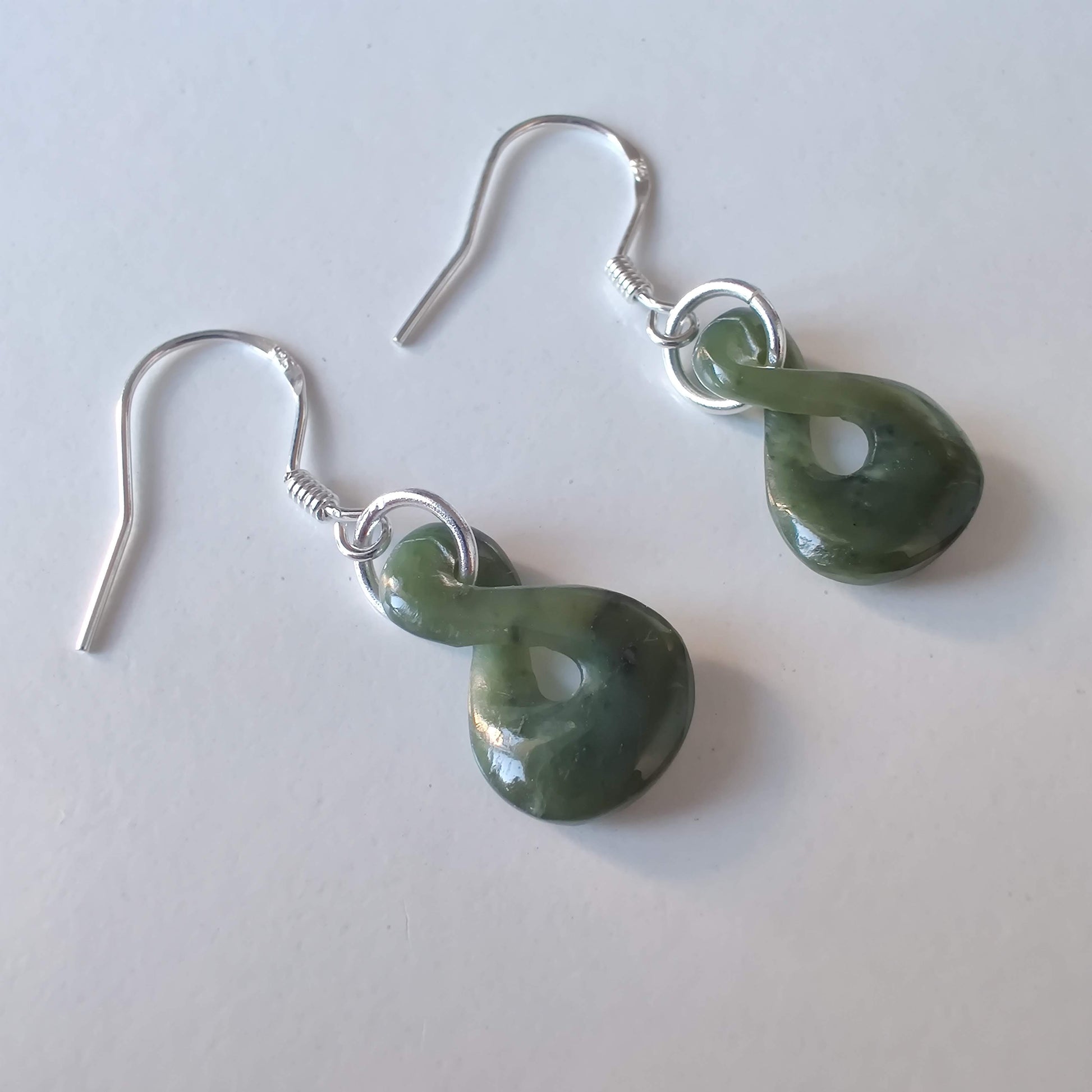 Single Twist Pikoura Greenstone Earrings - Rivendell Shop