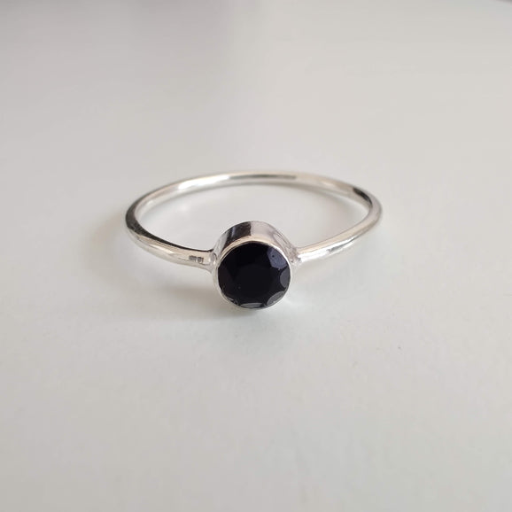 Black Onyx Delicate 925 Sterling Silver Ring - Rivendell Shop