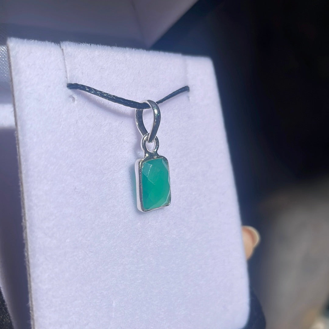 Diamond-cut emerald sterling silver pendant - Rivendell Shop