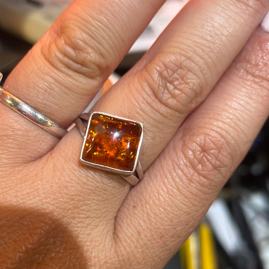 Square amber ring - Rivendell Shop