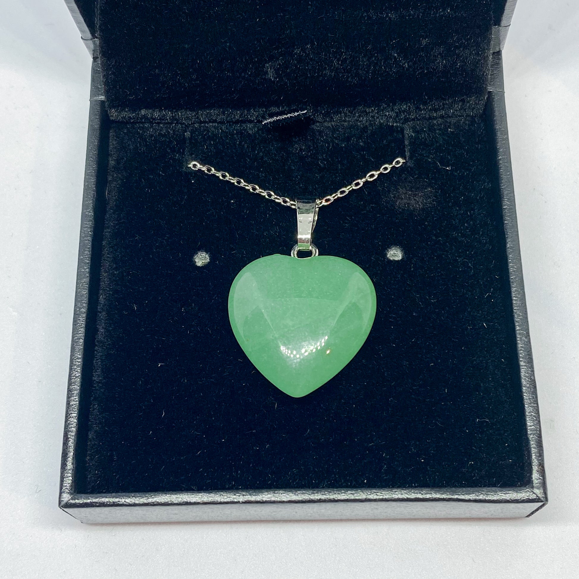 Green Aventurine Heart Pendant - Rivendell Shop
