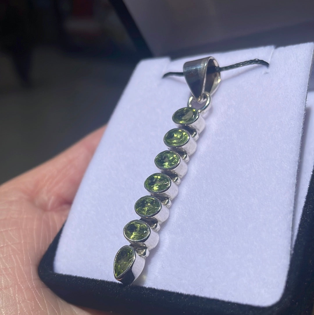 Peridot sterling silver pendant - Rivendell Shop