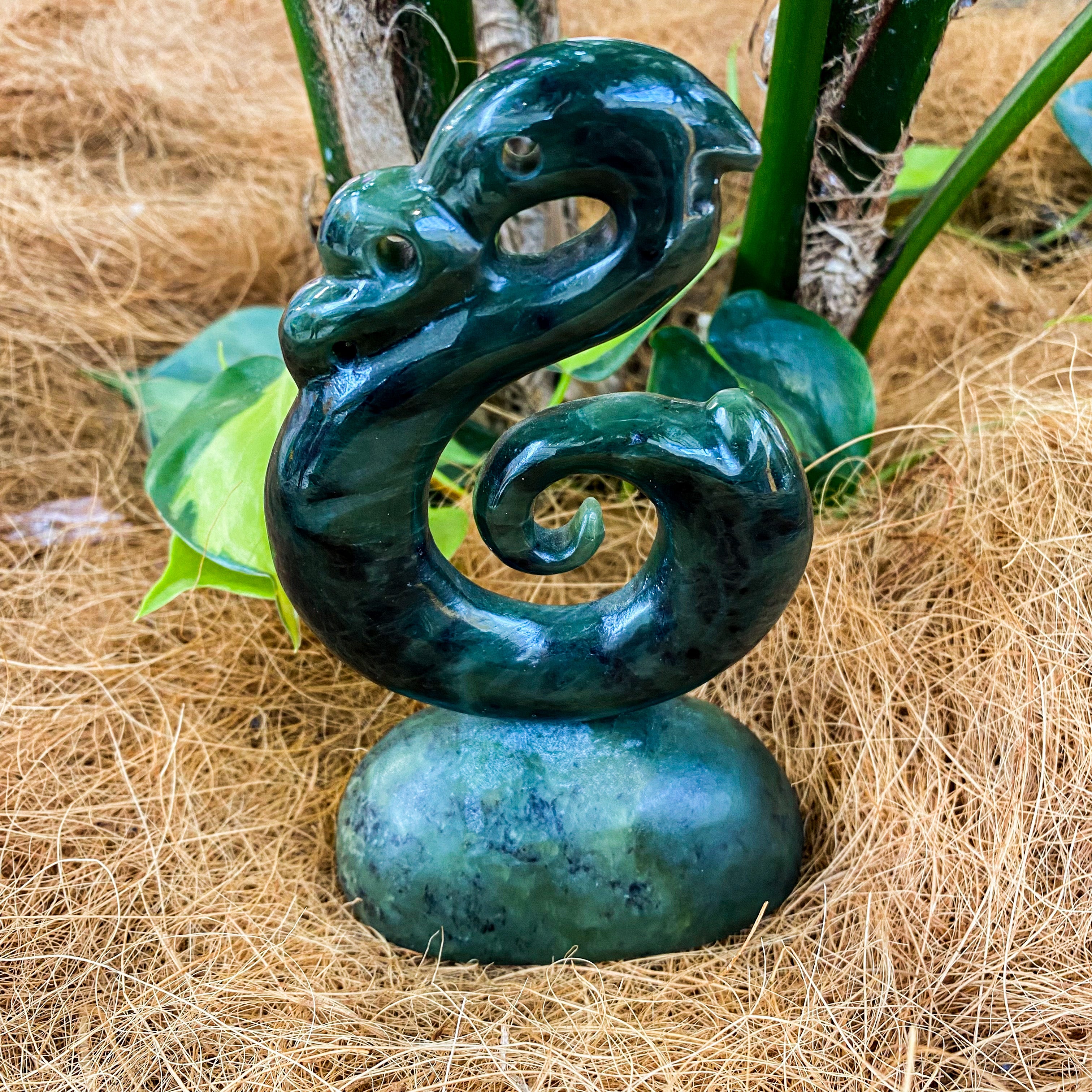 Greenstone Rope Pole Standing Greenstone Piece - Manaia – Rivendell Shop